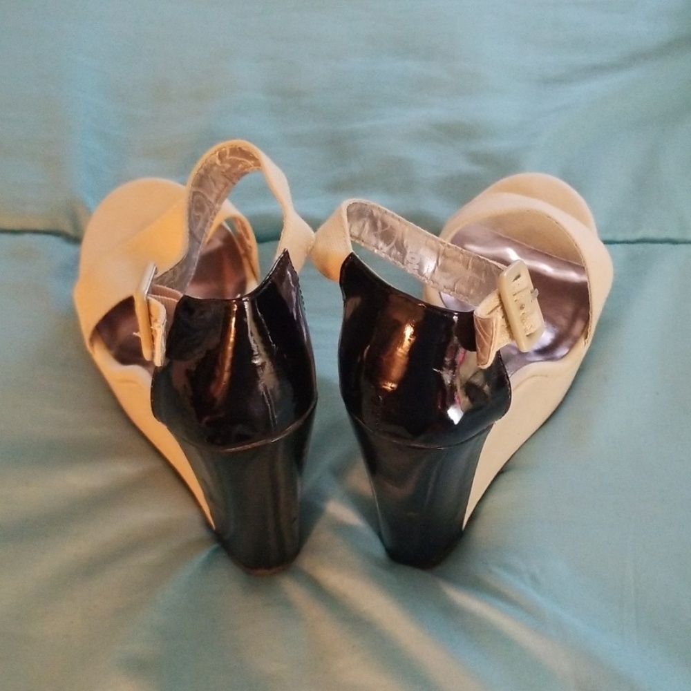 Shoes - Picture 4 of 4